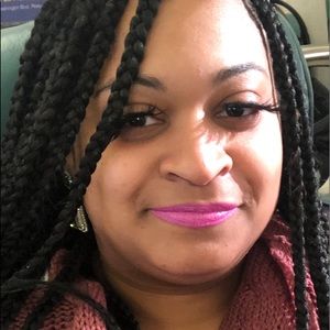 Meet your Posher, Raquel